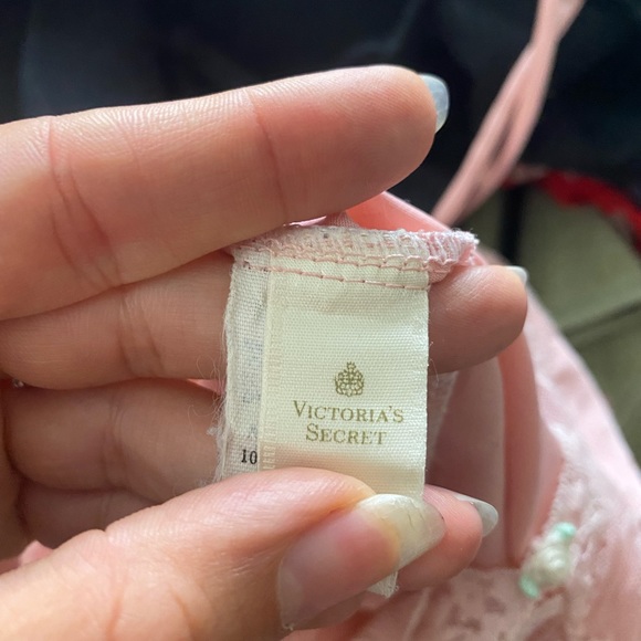 Victoria’s Secret vintage Cottagecore satin lace embroidered cami tank - Picture 3 of 6